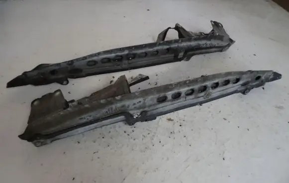 Porsche Cayenne (9PA) Fender mounting bracket
