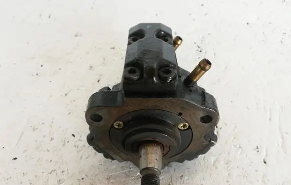 Alfa Romeo 156 Fuel injection high pressure pump 0445010006