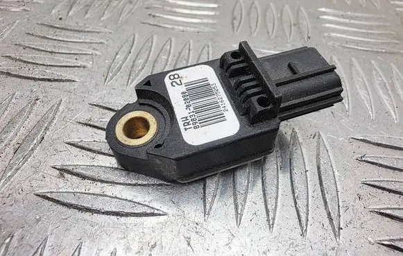 Toyota Auris 150 Airbag deployment crash/impact sensor 8983102080
