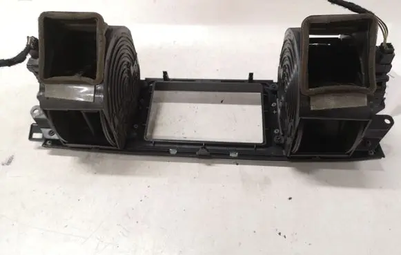 Jaguar XF X250 Dash center air vent grill 8X2319K617AJ