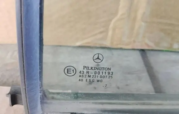 Mercedes-Benz 306 Front door window/glass (coupe) 