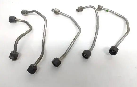 Volvo V60 Fuel injector supply line/pipe 