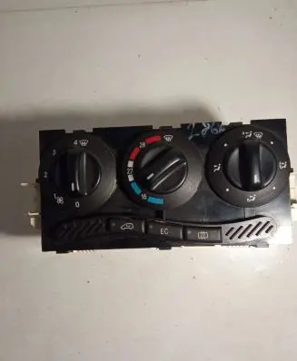 Mercedes-Benz A W168 Climate control unit 1688300485 K080998