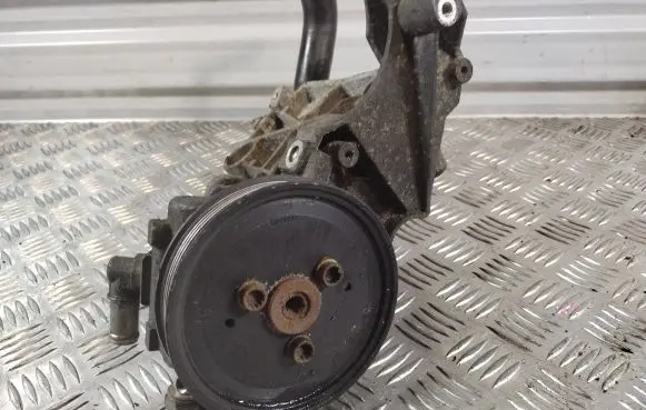 Audi A6 S6 C6 4F Power steering pump