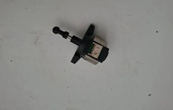 BMW X3 G01 Headlight level adjustment motor 148100000201 8739657-03