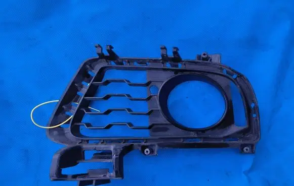 BMW 3 GT F34 Front bumper lower grill 8057323