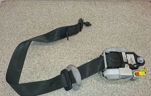 Hyundai i40 Front seatbelt 888103Z000 888203Z000
