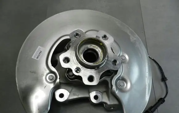 BMW 3 G20 G21 Rear wheel hub 6879534