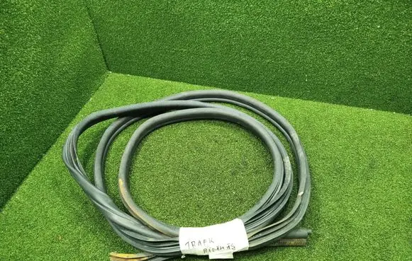 Renault Trafic III (X82) Sliding door rubber seal 