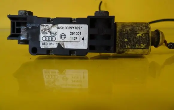 Audi A4 S4 B6 8E 8H Airbag deployment crash/impact sensor 8E0959643A