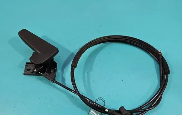 Skoda Superb B8 (3V) Engine bonnet/hood lock release cable 3V1823535 IMPRK1552049