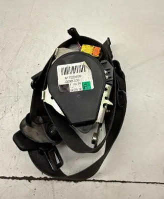 Opel Astra J Front seatbelt 617023500 009R000 40430