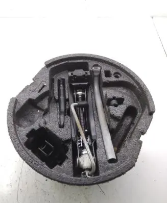 Skoda Octavia Mk2 (1Z) Tool set 