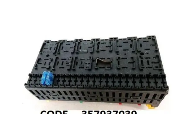 Volkswagen Golf II Fuse module 357937039