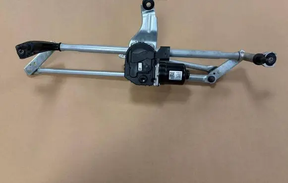 Volkswagen Tiguan Front wiper linkage 572955113