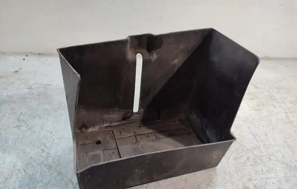 Mitsubishi L200 Battery box tray 