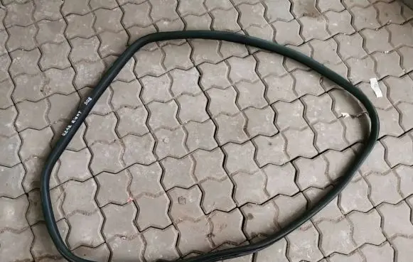 Peugeot 508 RXH Rear door rubber seal (on body) 