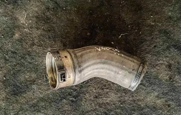 Volvo V40 Intercooler hose/pipe 31338545