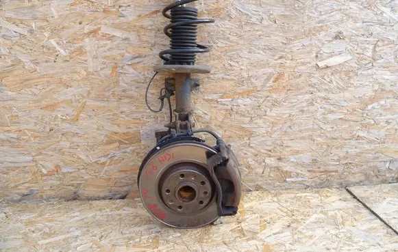 Peugeot 308 Front wheel hub spindle knuckle