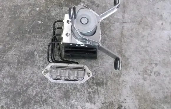 Porsche Boxster 987 ABS Pump 98735575504