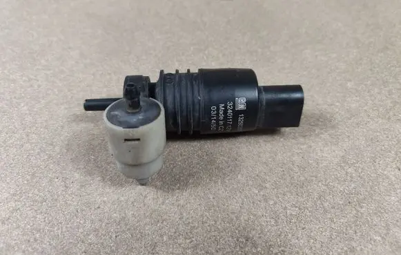 Opel Insignia A Windscreen/windshield washer pump 3240117