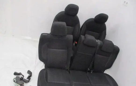 Peugeot 208 I Rear seat