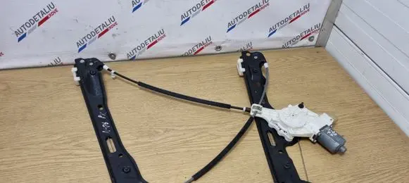BMW 1 E81 E87 Front door window regulator with motor 7067795