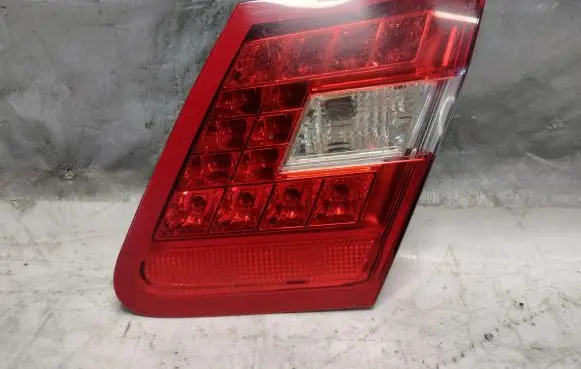 Mercedes-Benz E W212 Tailgate rear/tail lights A2128203264
