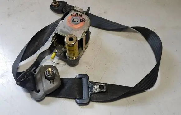 Toyota Camry Front seatbelt