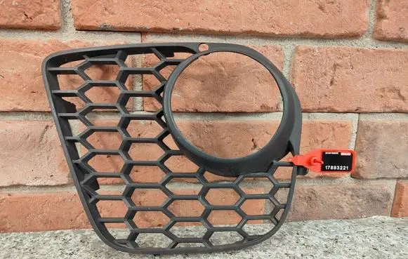 BMW X5 E70 Front bumper lower grill 8047343