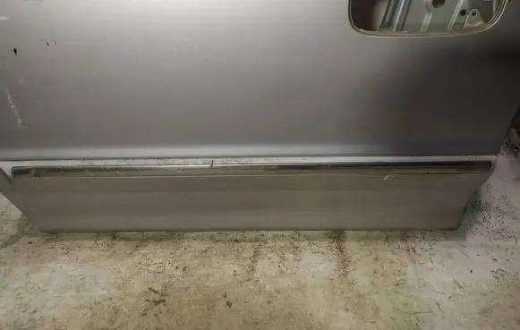 Hyundai Trajet Front door trim (molding) 