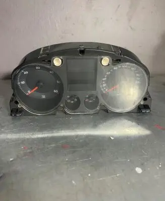 Volkswagen PASSAT B6 Speedometer (instrument cluster) A2C53194181
