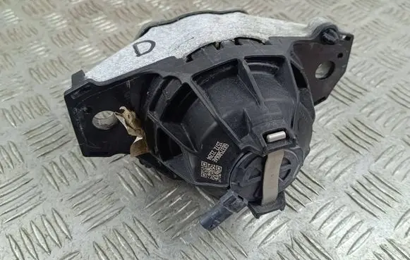 Engine mount bracket