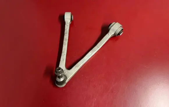 BMW i3 Front lower control arm/wishbone 6863740 31106863740