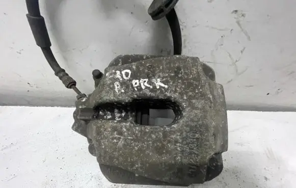 BMW 5 F10 F11 Front brake caliper 6024330