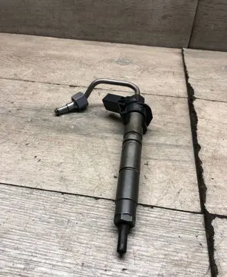 Mercedes-Benz ML W164 Fuel injector A6420700587 060816 0445115