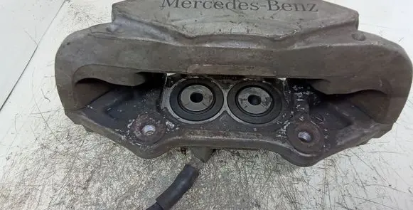 Mercedes-Benz C W205 Front brake caliper 20B69403 20B695402