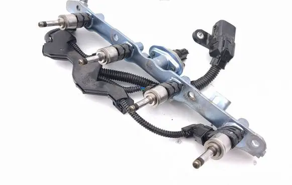 Toyota C-HR II Fuel injectors set 23250F2050 82126F4010B