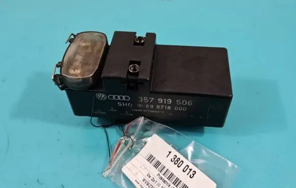 Volkswagen Golf III Coolant fan relay 357919506 IMPRK1380013