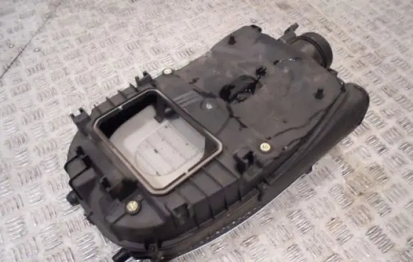 Mercedes-Benz E W212 Air filter box cover 