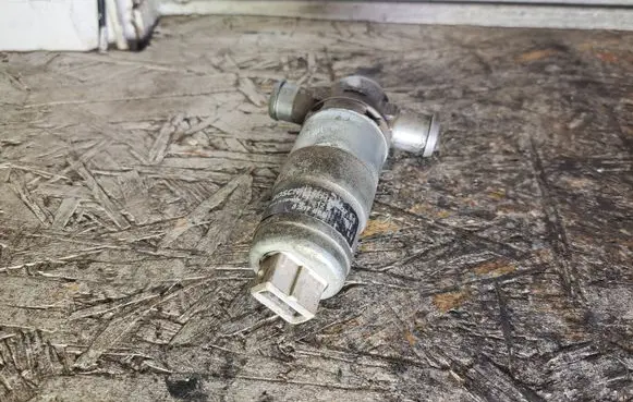 Volvo S90, V90 Idle control valve (regulator) 3517886 0280140527
