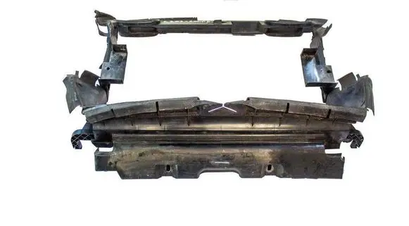 Mercedes-Benz C W203 Radiator trim A2035053530 A2035053630