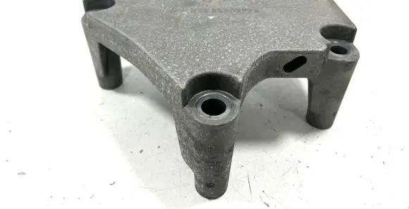Chevrolet Volt I Engine mounting bracket 25953775