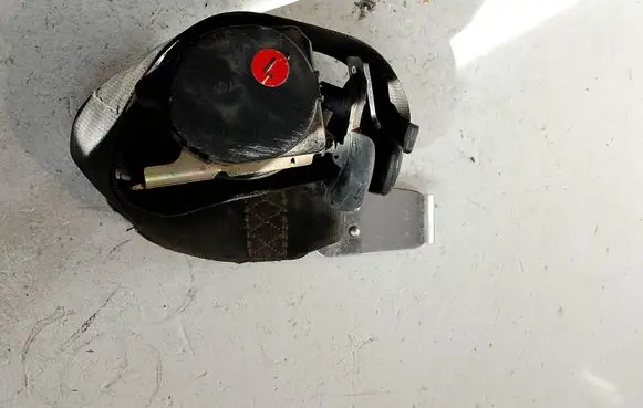 Volkswagen Sharan Rear seatbelt EKI150600