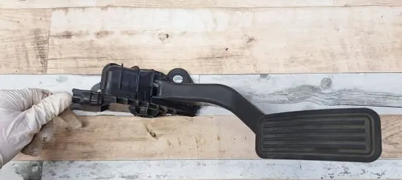 Mazda 6 Accelerator throttle pedal 198800