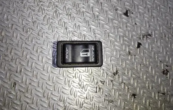 Nissan Primera Central locking switch button 