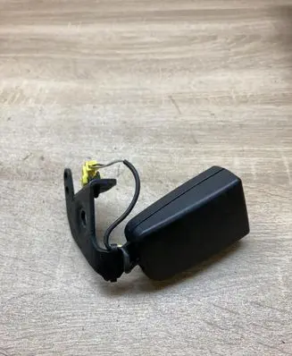 Mercedes-Benz C W204 Rear seatbelt buckle 34043153B B170811Y