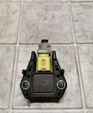 Toyota RAV 4 (XA20) Airbag deployment crash/impact sensor 8917345050