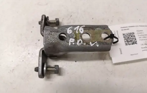 Mitsubishi Grandis Front door upper hinge