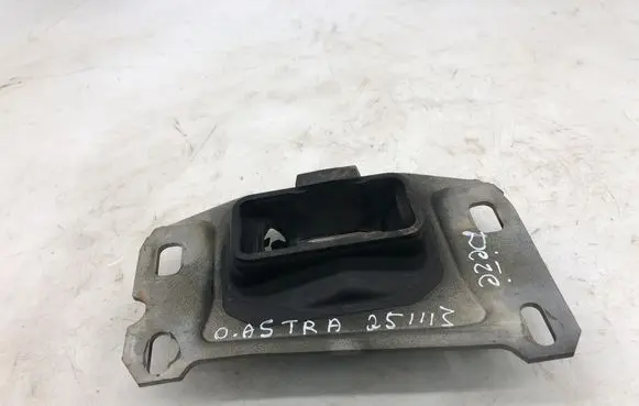Opel Astra L Gearbox mount 9813699680